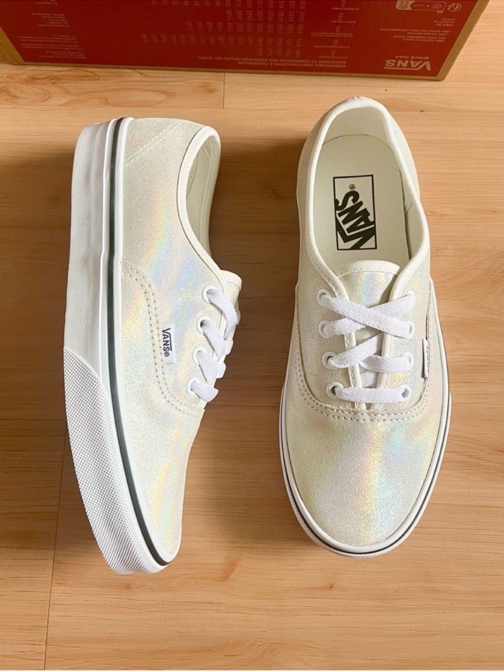 Vans Authentic 'Prism Suede'
Women 7.5 US
